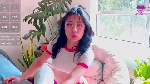 Snapshot of evelyn_chelle chatting on January 7, 2025, 7:59 pm Im Eve or Chelle Next Stream 191224 online show from January 7, 2025, 7:59 pm