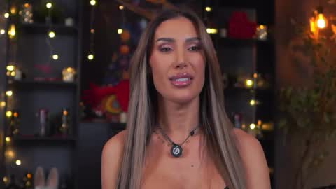 Evelyn online show from February 24, 2026, 7:12 pm