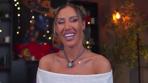 Evelyn online show from March 16, 2026, 7:07 pm