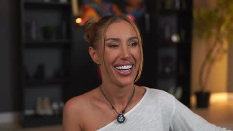 Snapshot of evelyn_evyy chatting on May 31, 2026, 6:09 pm Evelyn online show from May 31, 2026, 6:09 pm
