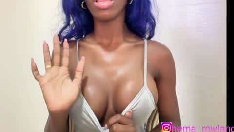 E V E L Y N  online show from December 22, 2024, 3:11 pm