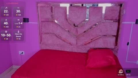 evelyn_lovv online show from April 16, 2026, 3:07 am