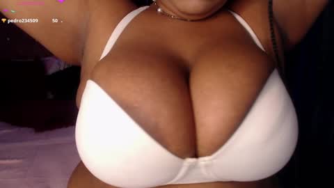 Evelyn Sandoval online show from December 4, 2024, 6:55 am