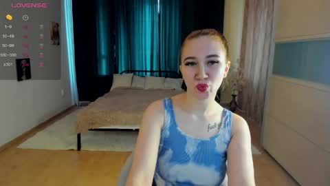 Evelyn Smiths online show from April 15, 2026, 3:35 am