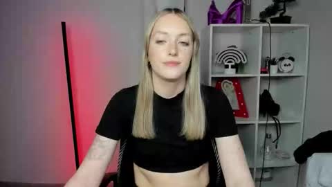 evelynblond online show from March 2, 2026, 7:21 pm