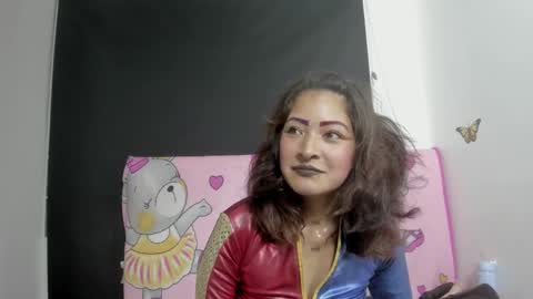 Evelyne online show from February 3, 2026, 4:10 am