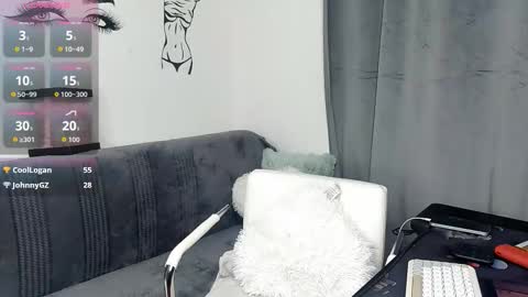 Snapshot of evelynhais chatting on November 22, 2025, 6:40 pm Evelyn online show from November 22, 2025, 6:40 pm