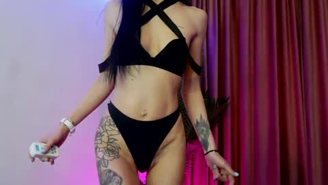 EvePosh online show from April 22, 2026, 7:00 am