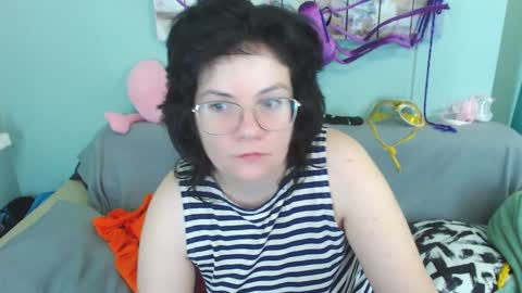 Everly online show from December 11, 2024, 3:56 am