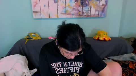 Everly online show from April 18, 2026, 7:29 pm