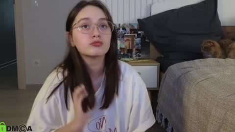 evi_woow online show from January 27, 2025, 4:43 pm