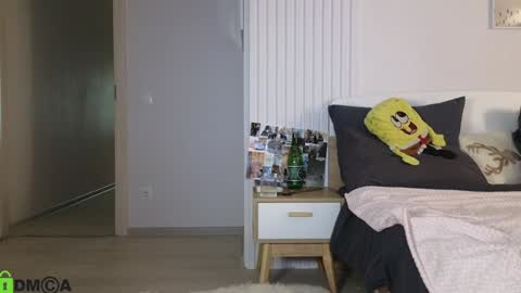 evi_woow online show from February 7, 2025, 8:10 pm