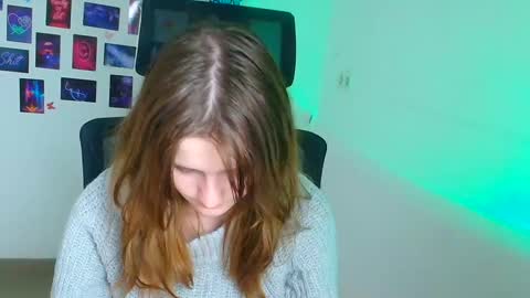 Evie online show from December 4, 2025, 9:56 pm