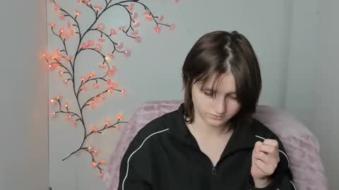 Evie online show from January 17, 2026, 12:32 pm