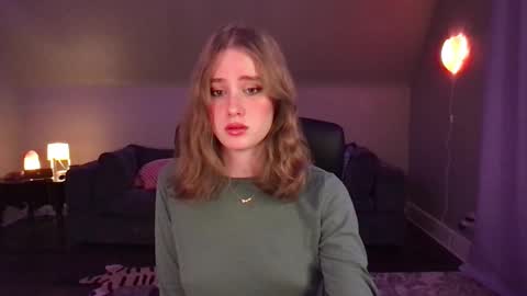 Evie3 online show from December 17, 2024, 7:18 am