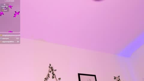 Snapshot of evieh1_ chatting on January 14, 2025, 9:35 am Ivi Alejandra  online show from January 14, 2025, 9:35 am