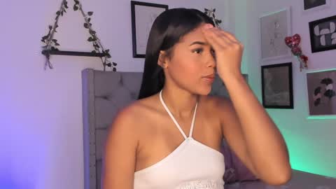 Snapshot of evieh1_ chatting on January 15, 2025, 9:24 am Ivi Alejandra  online show from January 15, 2025, 9:24 am
