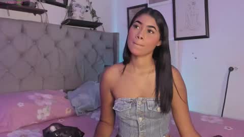 Snapshot of evieh1_ chatting on September 26, 2025, 3:21 am Ivi Alejandra  online show from September 26, 2025, 3:21 am