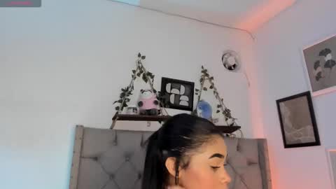 Snapshot of evieh1_ chatting on October 22, 2025, 10:42 pm Ivi Alejandra  online show from October 22, 2025, 10:42 pm