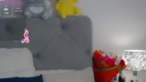 Evie online show from February 27, 2025, 6:42 pm