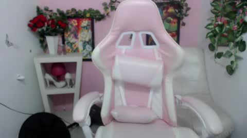 Pamela  online show from September 18, 2025, 3:36 pm