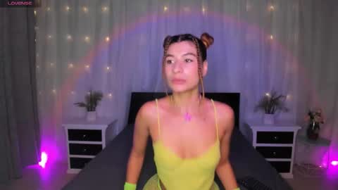 Evolet online show from December 2, 2025, 1:17 pm