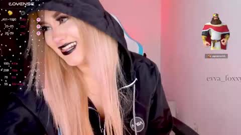 evva_foxxy online show from October 29, 2025, 3:36 pm