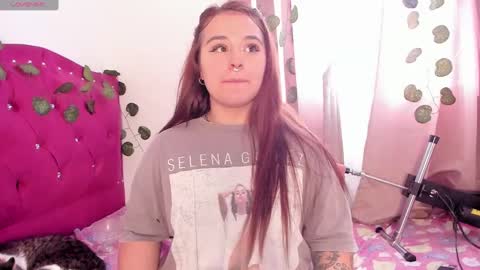 Snapshot of evy_orange1 chatting on December 1, 2024, 4:29 pm EVY online show from December 1, 2024, 4:29 pm