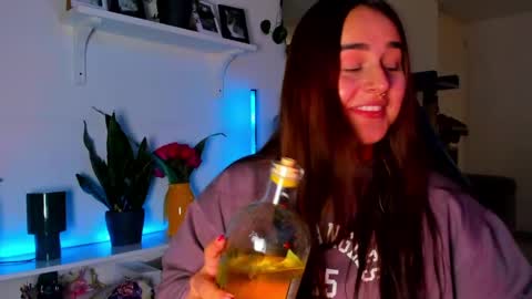 EVY online show from March 31, 2026, 12:34 am