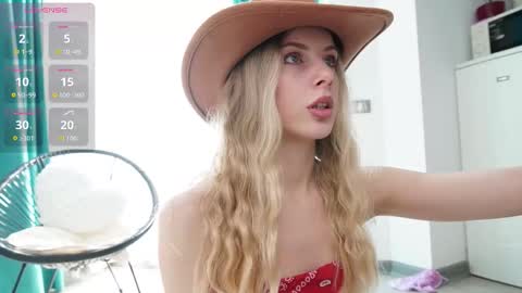 Snapshot of evymiuu chatting on March 4, 2026, 8:31 am Evy online show from March 4, 2026, 8:31 am