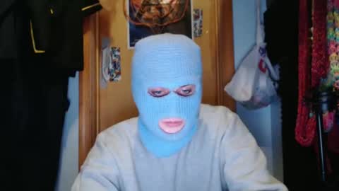 exhibitionistartist1 online show from May 4, 2026, 12:28 am