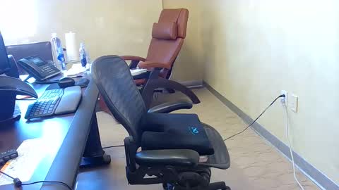 exhibitman69_ldb online show from December 2, 2025, 5:41 pm