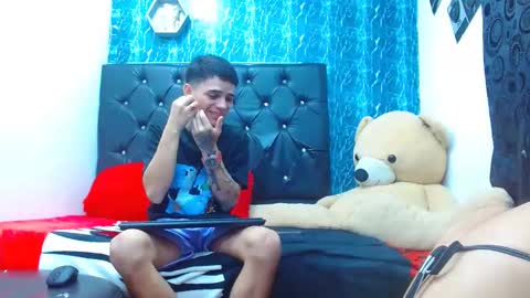 exotichot_couple online show from January 24, 2025, 3:43 am