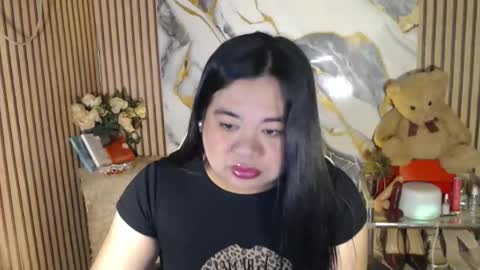 SHANTAL MARIE online show from April 13, 2026, 4:18 am