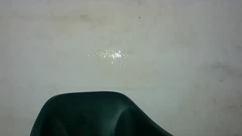 extremelywetgirl_ online show from April 23, 2026, 8:35 am