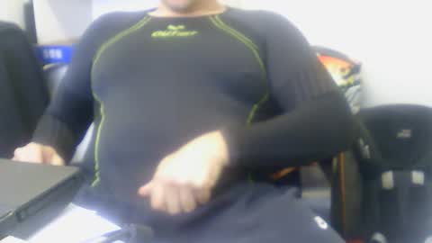 Snapshot of extrex2 chatting on February 20, 2026, 9:54 am derssing online show from February 20, 2026, 9:54 am