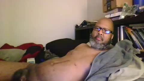 eyequee0007 online show from October 28, 2025, 2:04 am