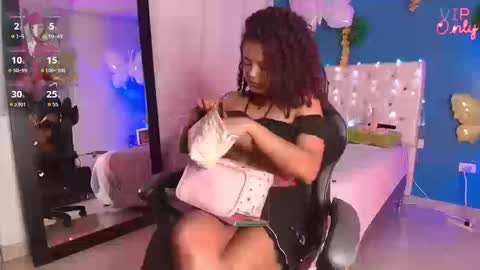 eylend_lisboa_ online show from March 12, 2026, 1:17 pm