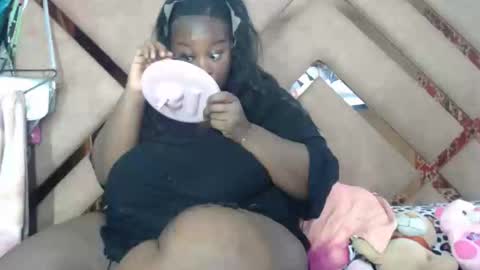 eyshaexotii online show from February 25, 2026, 9:02 pm