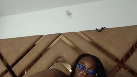 eyshaexotii online show from April 1, 2026, 1:50 am