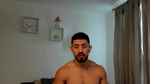 Ezzio Scolaro online show from September 24, 2025, 2:20 pm