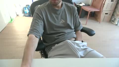 Snapshot of fabian_196 chatting on April 22, 2026, 5:25 pm Call me bitch online show from April 22, 2026, 5:25 pm