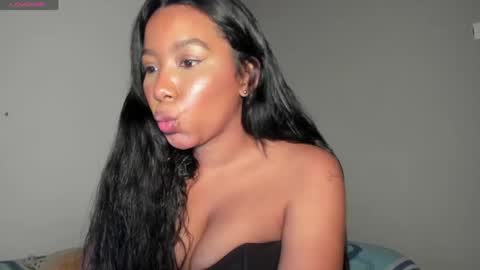 Thianna online show from May 27, 2026, 1:57 am