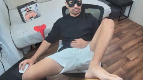 fabiano_hernandes30 online show from May 12, 2026, 12:02 pm