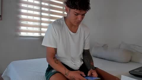 Snapshot of fabrizio_amery chatting on December 27, 2024, 2:54 pm -  A N D E R online show from December 27, 2024, 2:54 pm