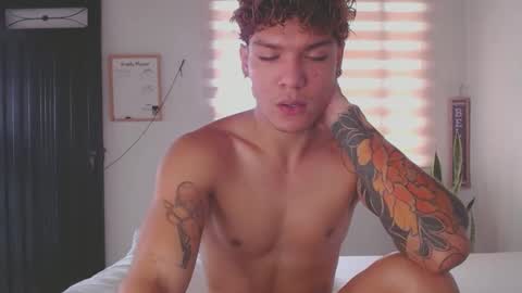 Snapshot of fabrizio_amery chatting on January 3, 2025, 4:59 pm -  A N D E R online show from January 3, 2025, 4:59 pm