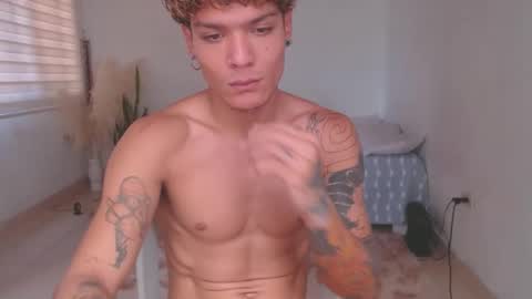 Snapshot of fabrizio_amery chatting on January 17, 2025, 6:44 pm -  A N D E R online show from January 17, 2025, 6:44 pm