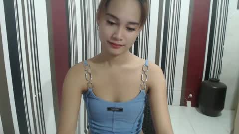 fabulous_cristy24 online show from March 12, 2025, 11:33 pm
