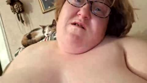 fabulousbbw1600 online show from October 2, 2025, 5:36 am