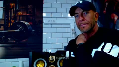 fabxxxl online show from February 12, 2025, 9:10 am